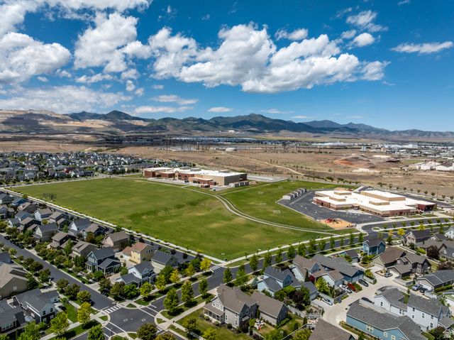 10396 S OTTER TRAIL DR, South Jordan, UT 84009