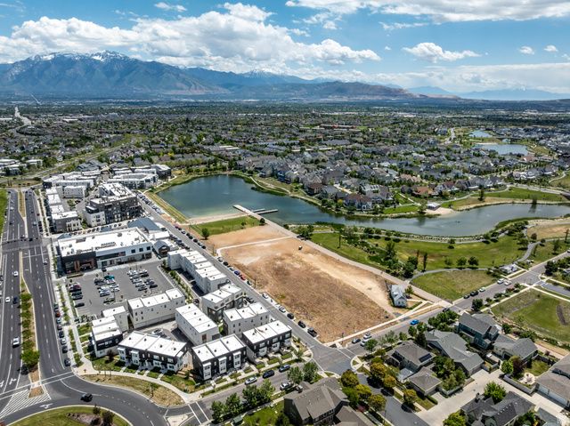 10396 S OTTER TRAIL DR, South Jordan, UT 84009