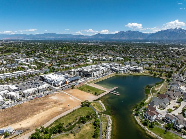 10396 S OTTER TRAIL DR, South Jordan, UT 84009