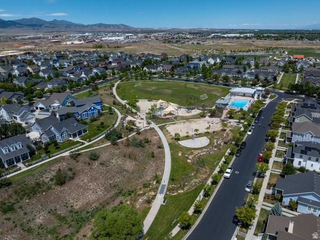 10396 S OTTER TRAIL DR, South Jordan, UT 84009