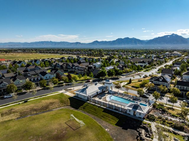 10396 S OTTER TRAIL DR, South Jordan, UT 84009