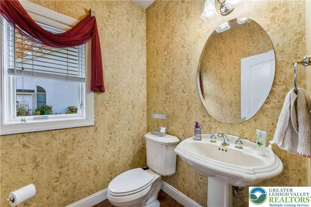 6126 Palomino Drive, Upper Macungie Twp, PA 18106