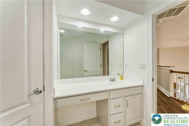 6126 Palomino Drive, Upper Macungie Twp, PA 18106