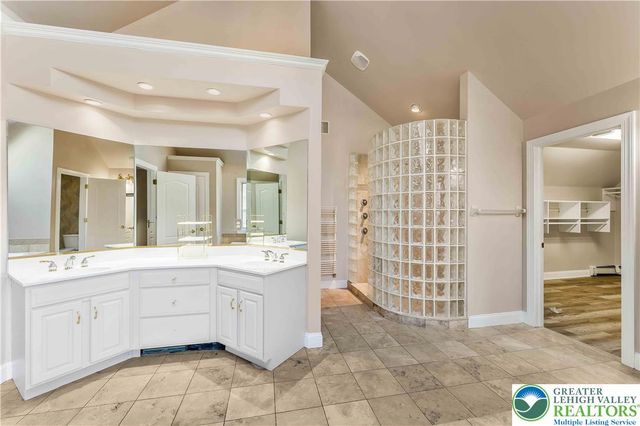 6126 Palomino Drive, Upper Macungie Twp, PA 18106