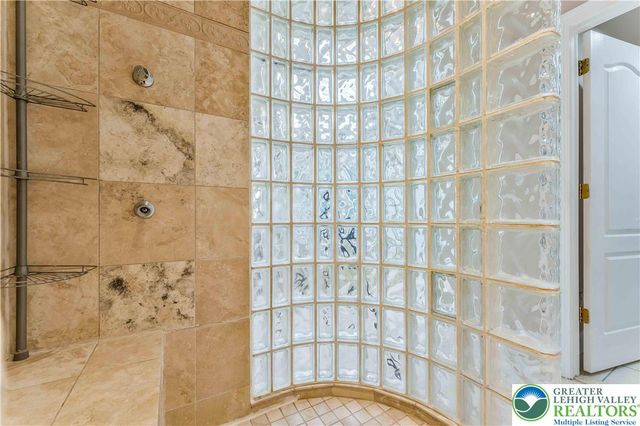 6126 Palomino Drive, Upper Macungie Twp, PA 18106