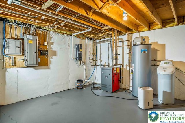 6126 Palomino Drive, Upper Macungie Twp, PA 18106