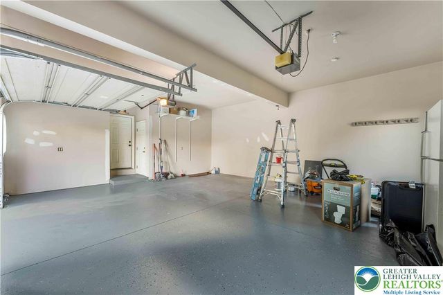 6126 Palomino Drive, Upper Macungie Twp, PA 18106