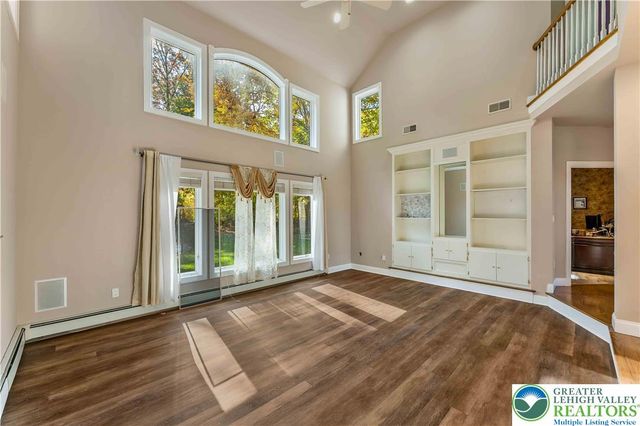 6126 Palomino Drive, Upper Macungie Twp, PA 18106