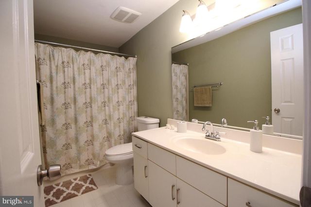 7534 CROSS GATE LN, Alexandria, VA 22315