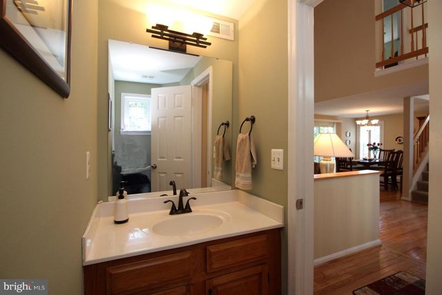 7534 CROSS GATE LN, Alexandria, VA 22315