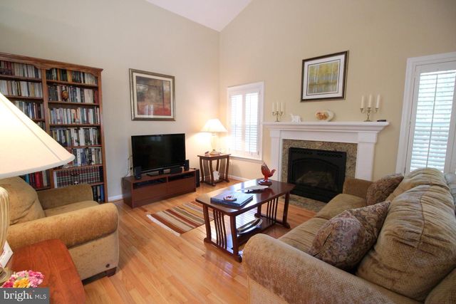 7534 CROSS GATE LN, Alexandria, VA 22315