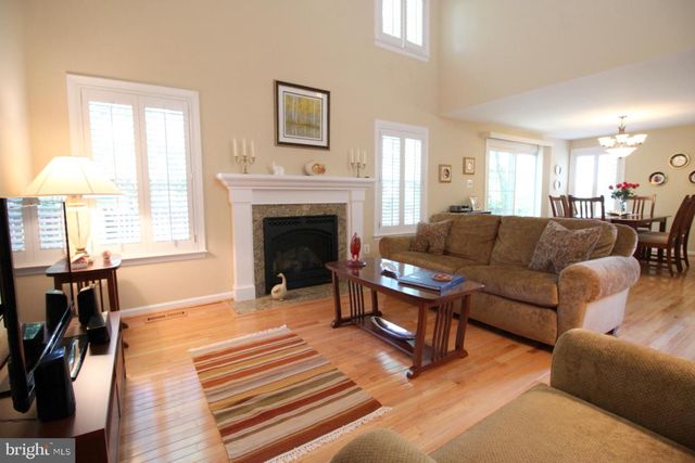 7534 CROSS GATE LN, Alexandria, VA 22315