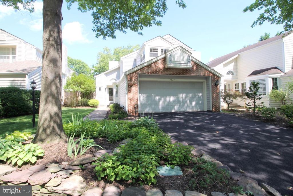 7534 CROSS GATE LN, Alexandria, VA 22315