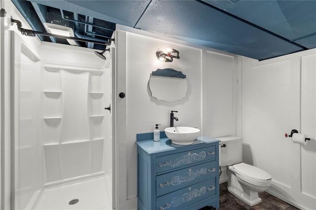 807 NE 60th Terrace, Kansas City, MO 64118