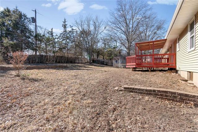 807 NE 60th Terrace, Kansas City, MO 64118