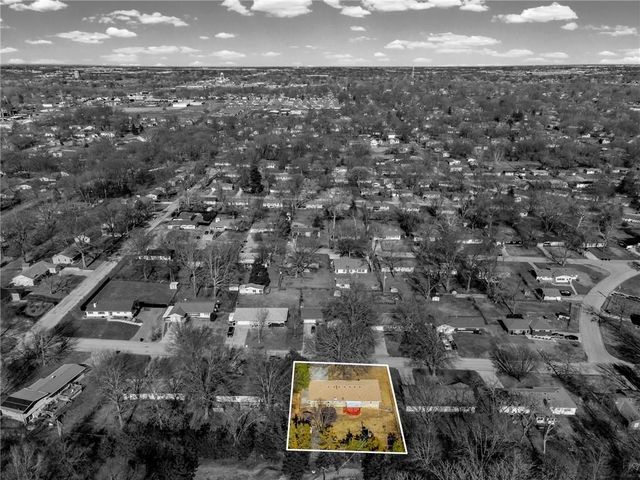 807 NE 60th Terrace, Kansas City, MO 64118