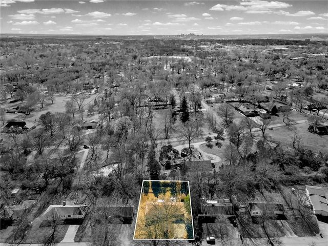 807 NE 60th Terrace, Kansas City, MO 64118