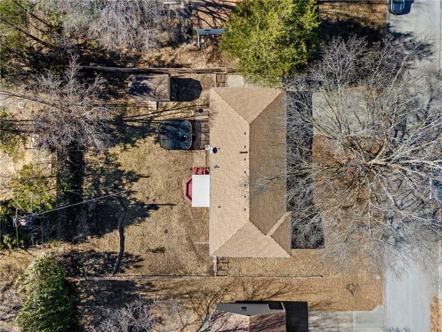 807 NE 60th Terrace, Kansas City, MO 64118