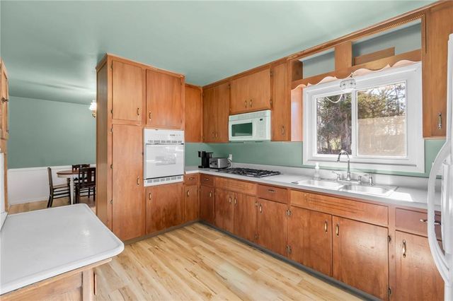 807 NE 60th Terrace, Kansas City, MO 64118