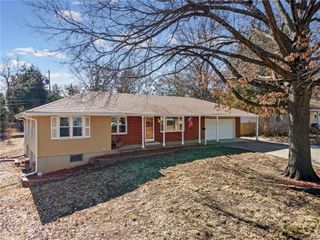 807 NE 60th Terrace, Kansas City, MO 64118
