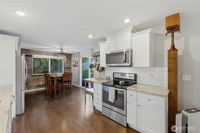 22818 SE 288th Street, Maple Valley, WA 98038