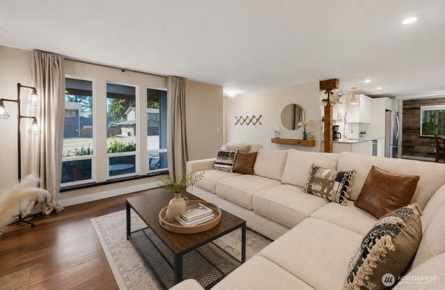 22818 SE 288th Street, Maple Valley, WA 98038