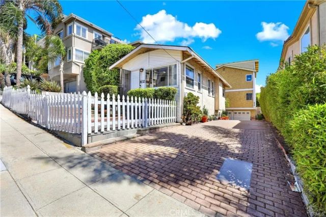 832 15th, Hermosa Beach, CA 90254