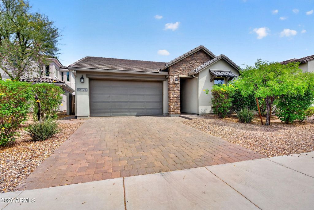 12124 W PEAK VIEW Road, Peoria, AZ 85383 — exterior