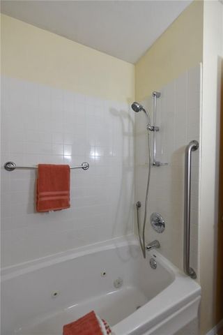9604 E 32nd Street, Independence, MO 64052