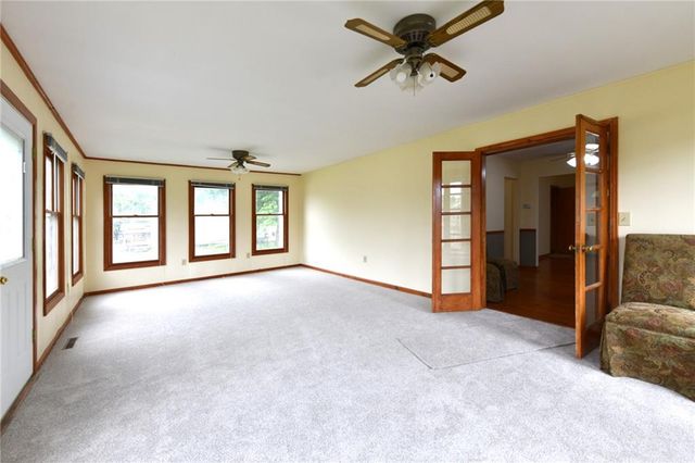 9604 E 32nd Street, Independence, MO 64052