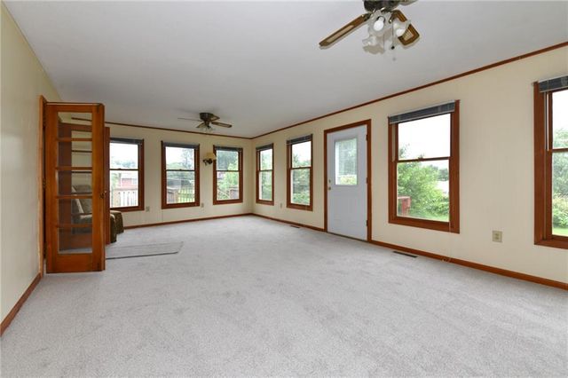 9604 E 32nd Street, Independence, MO 64052