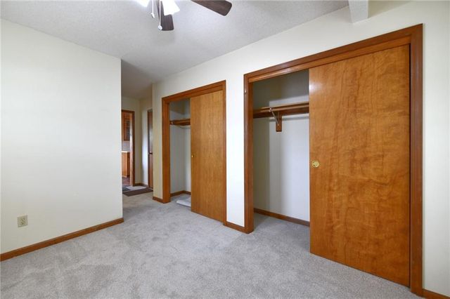 9604 E 32nd Street, Independence, MO 64052