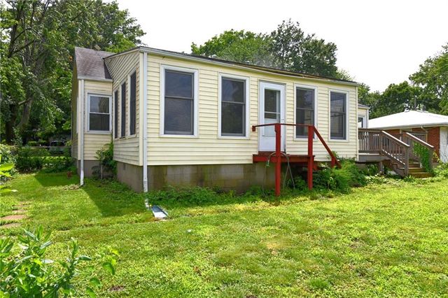9604 E 32nd Street, Independence, MO 64052