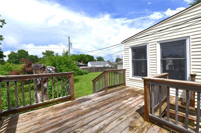 9604 E 32nd Street, Independence, MO 64052