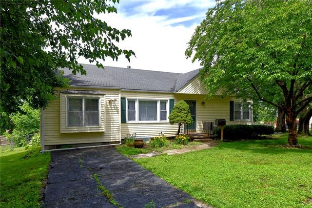 9604 E 32nd Street, Independence, MO 64052