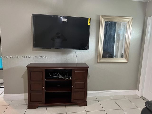 337 Phippen Waiters Rd, Dania Beach, FL 33004
