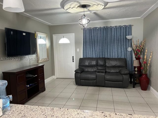 337 Phippen Waiters Rd, Dania Beach, FL 33004