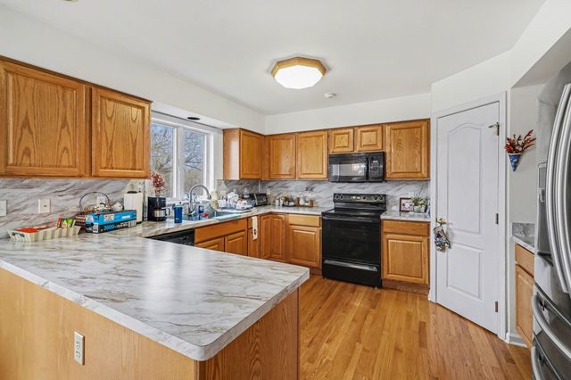 6131 Pine Creek Court, Grand Blanc, MI 48439