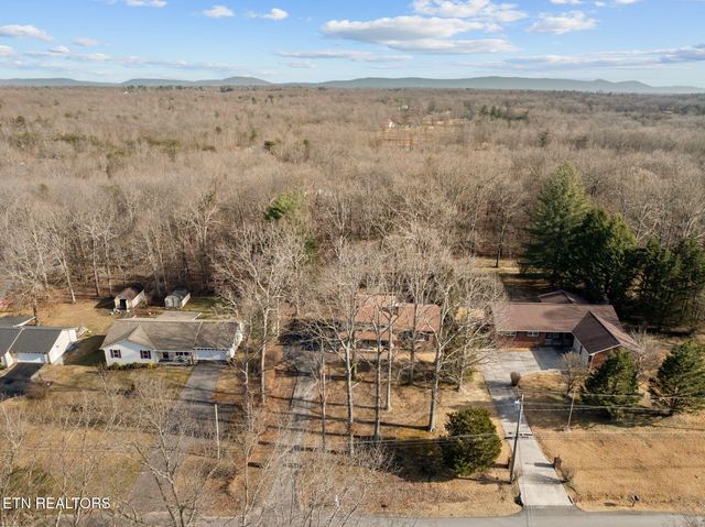 2275 Spruce Loop, Crossville, TN 38555