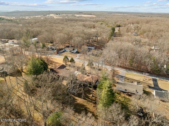 2275 Spruce Loop, Crossville, TN 38555