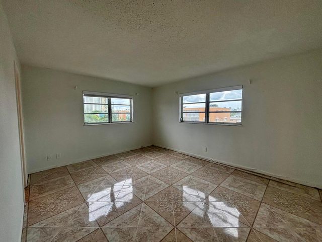 232 NE 12th Avenue 501, Hallandale Beach, FL 33009