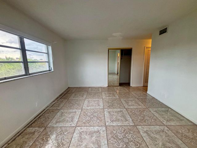 232 NE 12th Avenue 501, Hallandale Beach, FL 33009