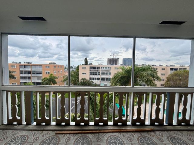 232 NE 12th Avenue 501, Hallandale Beach, FL 33009