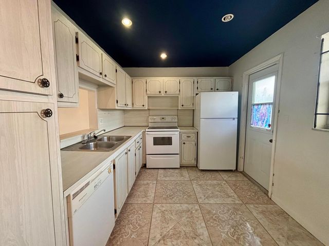 232 NE 12th Avenue 501, Hallandale Beach, FL 33009