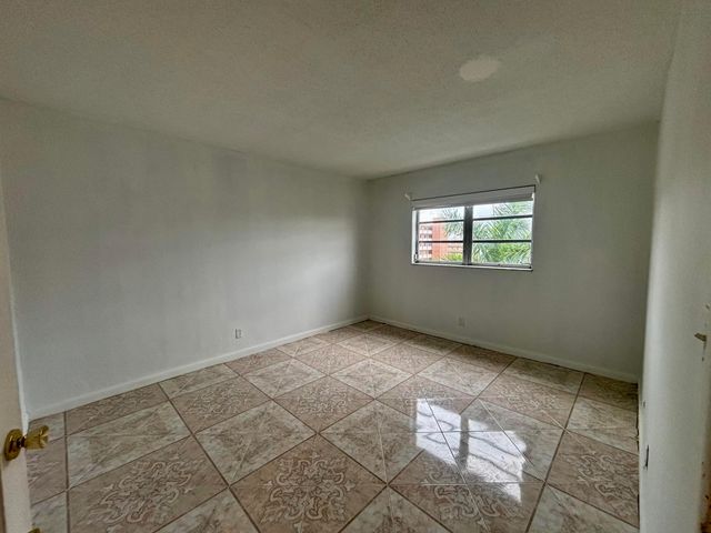 232 NE 12th Avenue 501, Hallandale Beach, FL 33009