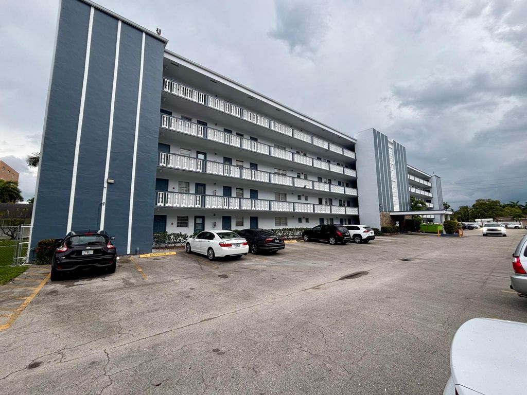 232 NE 12th Avenue 501, Hallandale Beach, FL 33009
