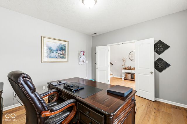 525 Amersham Court, Avon, IN 46123