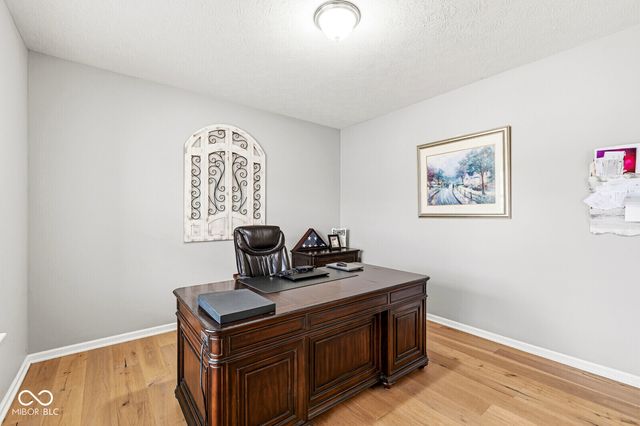 525 Amersham Court, Avon, IN 46123