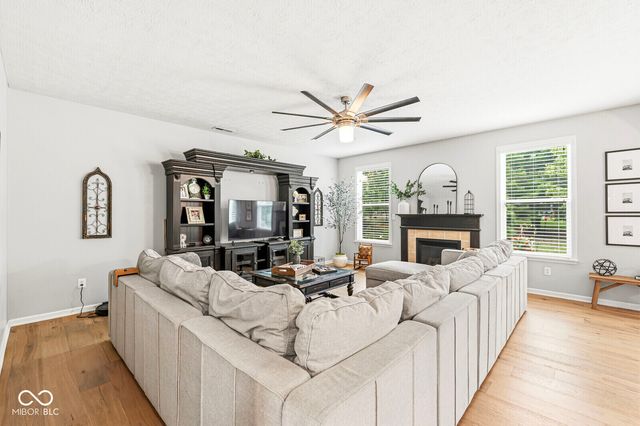 525 Amersham Court, Avon, IN 46123