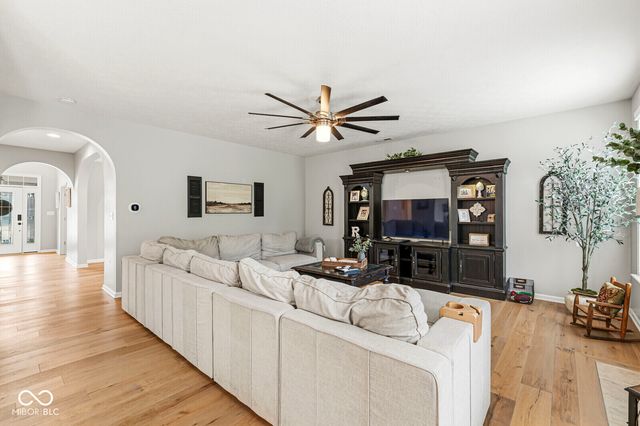 525 Amersham Court, Avon, IN 46123